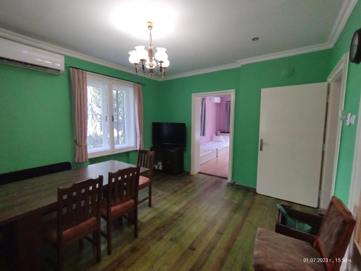 Central Apartment Cozy & Quiet Varna Exterior photo