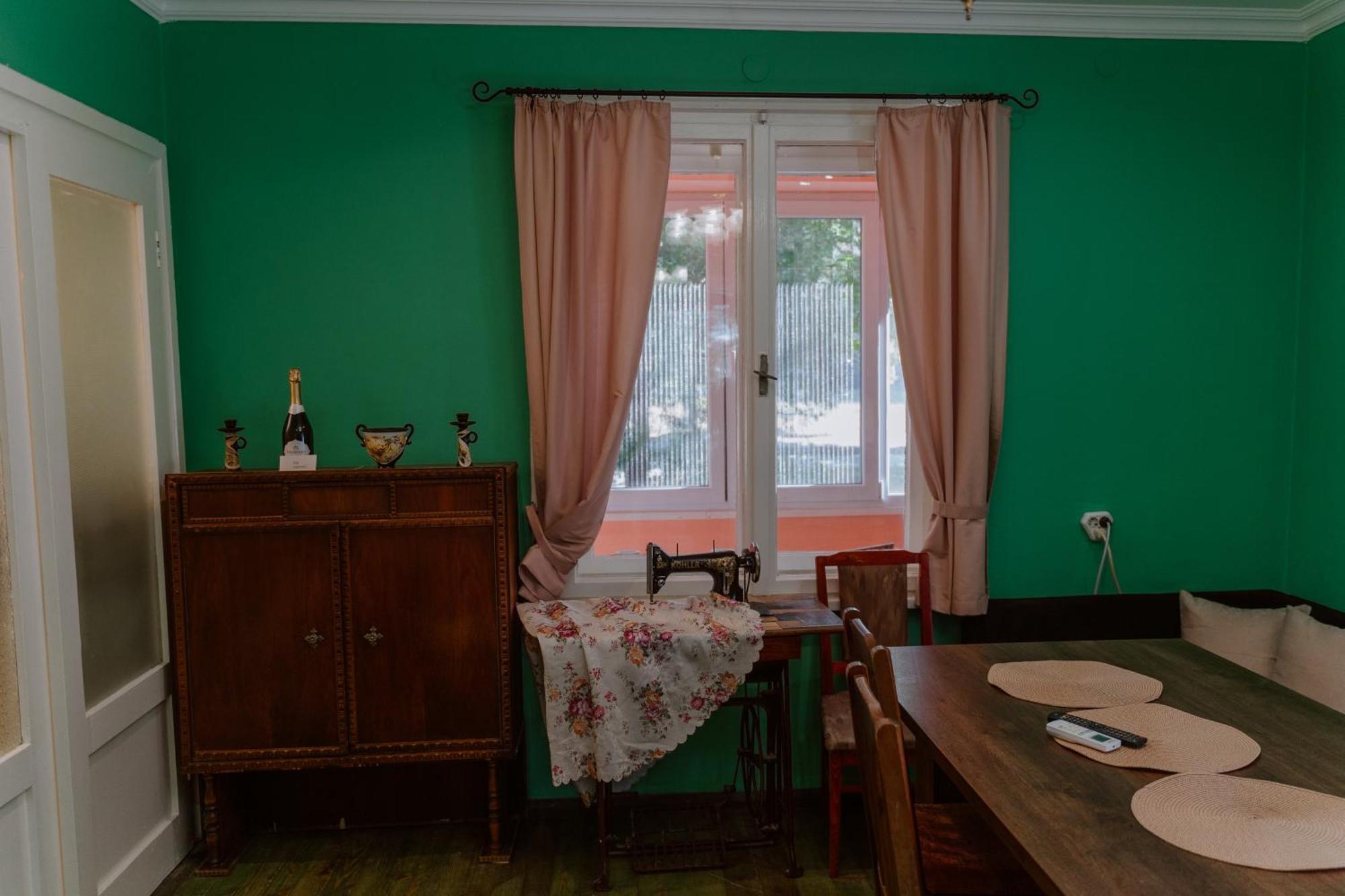 Central Apartment Cozy & Quiet Varna Exterior photo